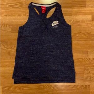Nike-tank
